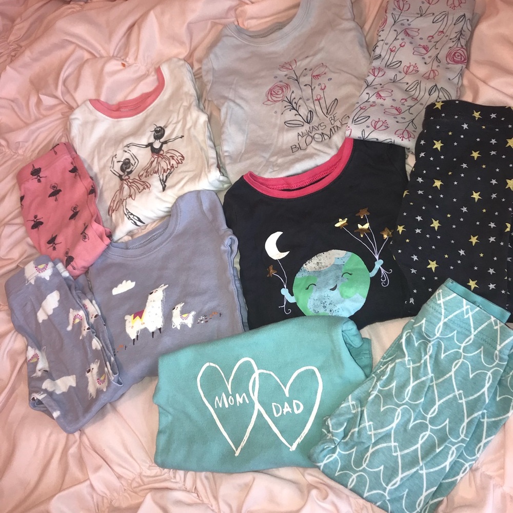 Old Navy 2T Two Piece Pajamas Set of 6